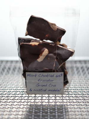 Mörk Choklad 65% med rostad mandel / 190g